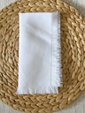 Servilleta blanca de tela con frecos