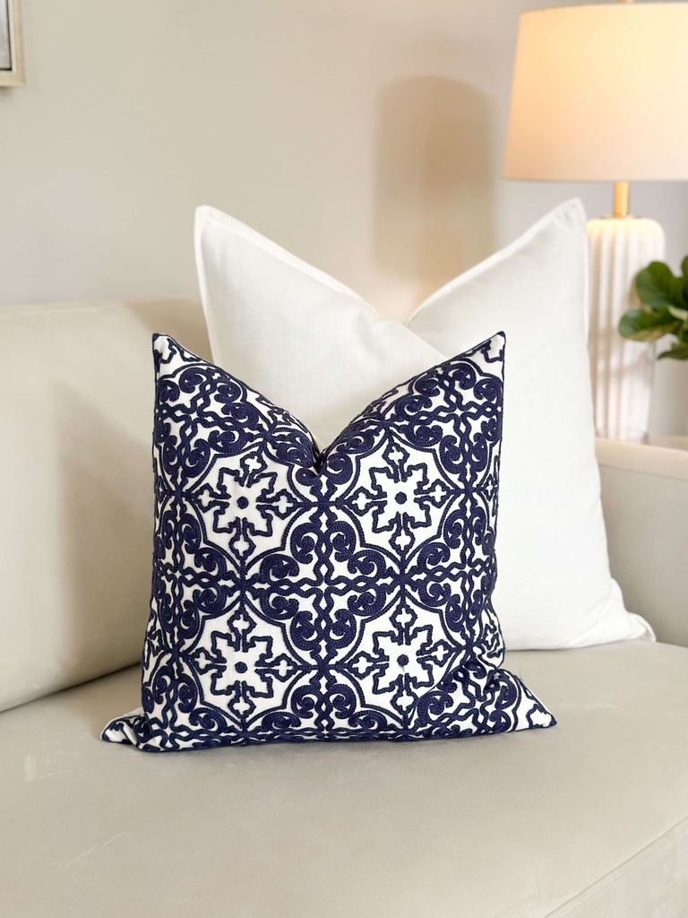 Forro de cojin bordado vintage azul