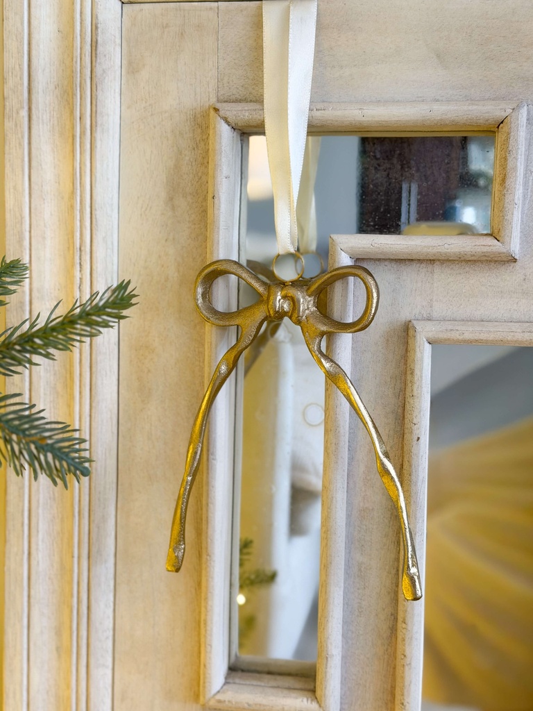 Ornamento de chongo con cinta blanca
