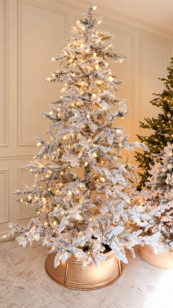 Arbol de navidad nevado de pino suizo