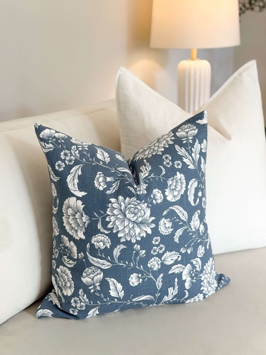 [005.709.86] Forro de cojin azul con flores blancas