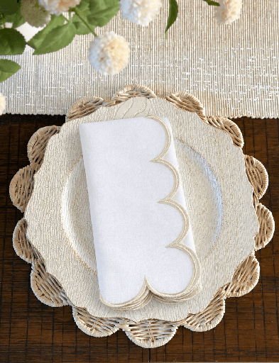 [8123.CH20S] Servilleta blanca scalloped orilla champagne